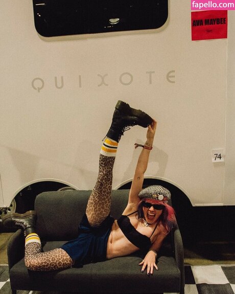 Ava Maybee art star images