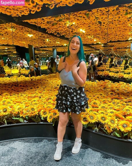 NicsandNacs art model photo