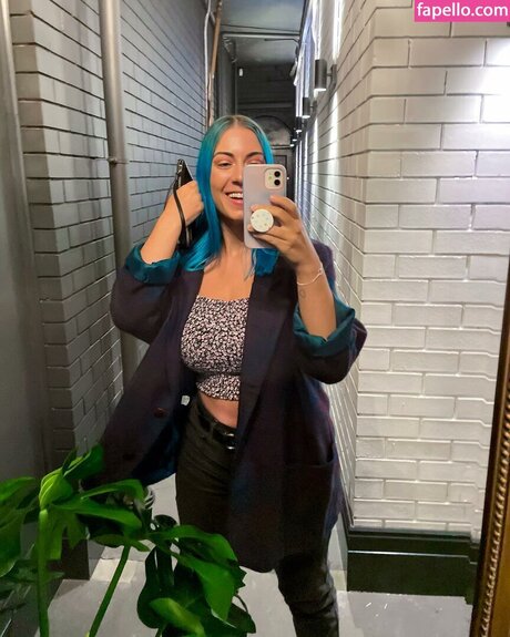 NicsandNacs nude star photo