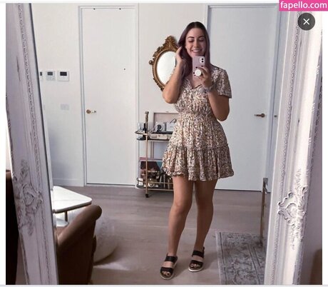 NicsandNacs model free img