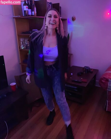 NicsandNacs model erotic images