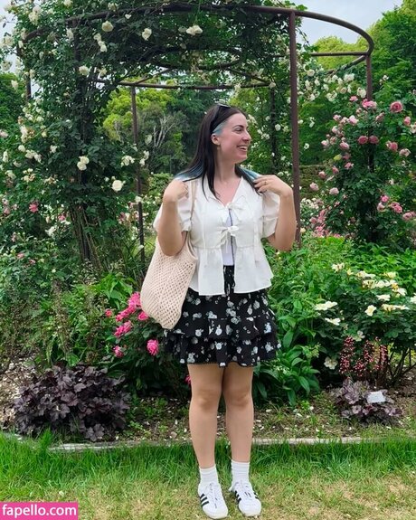 NicsandNacs hot star picture