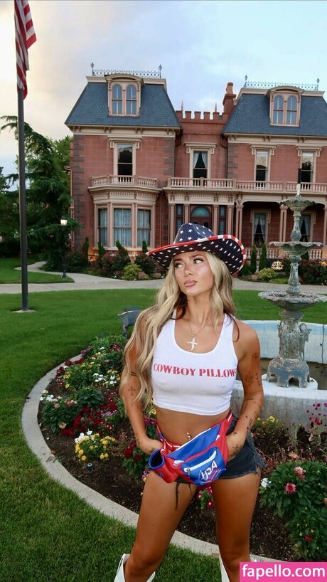 Shelby4bush model adult gallery