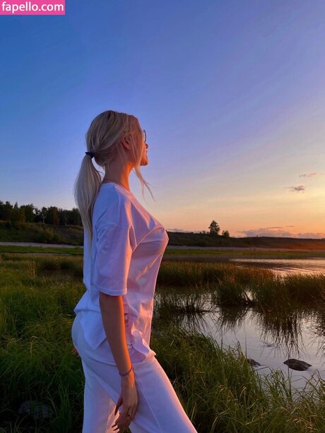 Elena Kyalviyainen naked model images