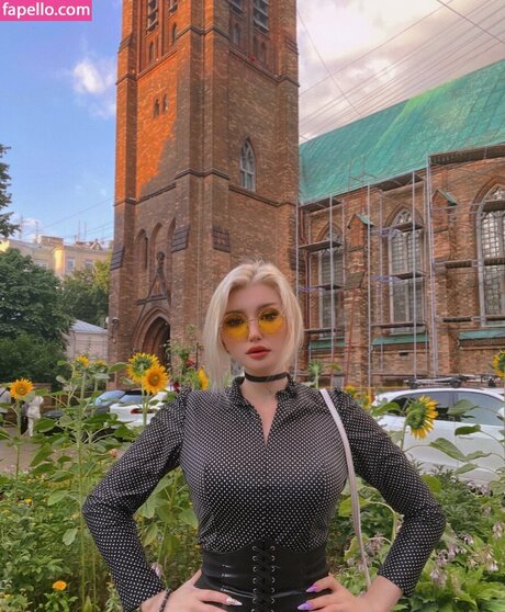 Elena Kyalviyainen star perfect photos