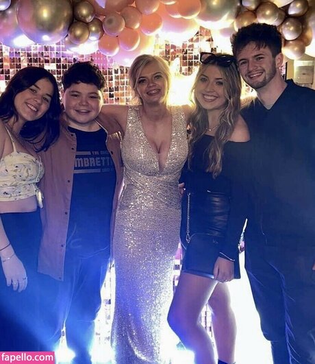 Zoe Clarke model adult pic