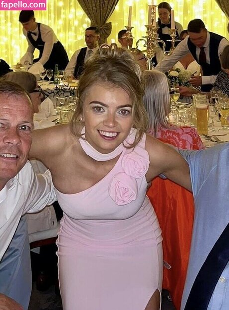 Zoe Clarke pretty model gallery