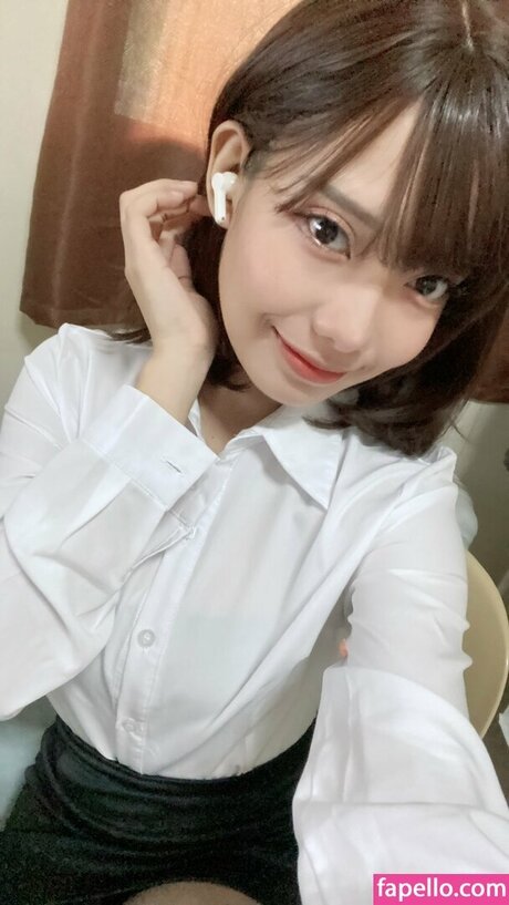 MarieNyan model nude gallery