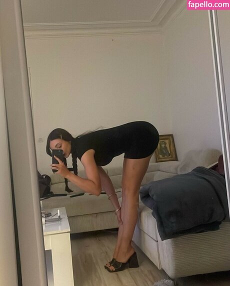 Josephine Lecar beautiful star photos