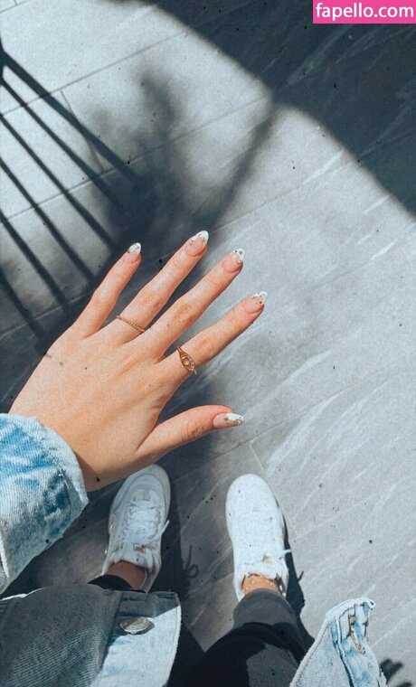 vanneamador nude actress picture