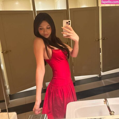 Josie Totah pretty model images