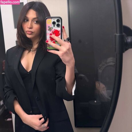 Josie Totah model sexy picture