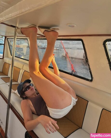 Josie Totah model sexy pic