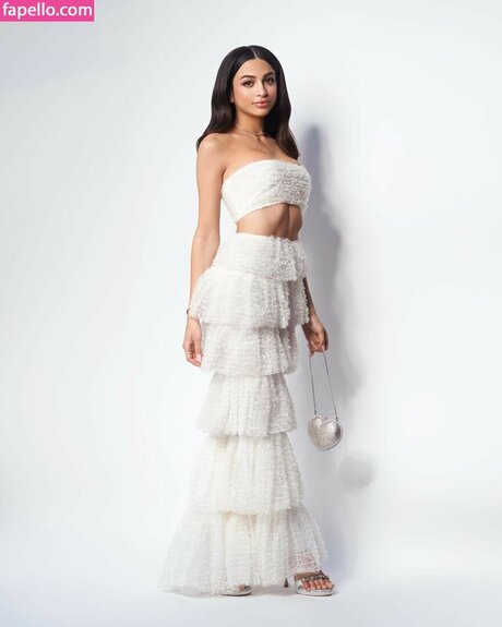 Josie Totah star photos