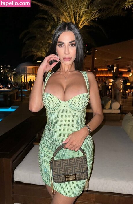 Sara Famurri art actress img