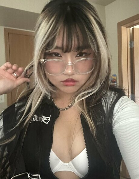 OffbrandTea star naked pic