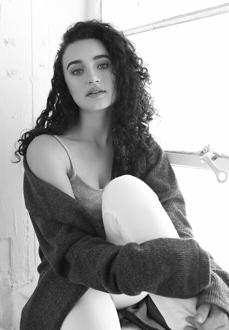 Kelley Mack hd actress pictures