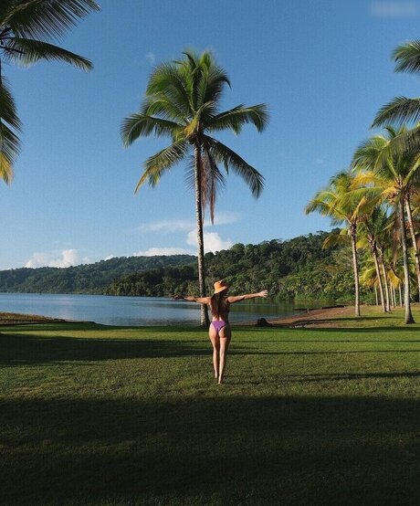 female popular onlyfans beautiful nude galleries