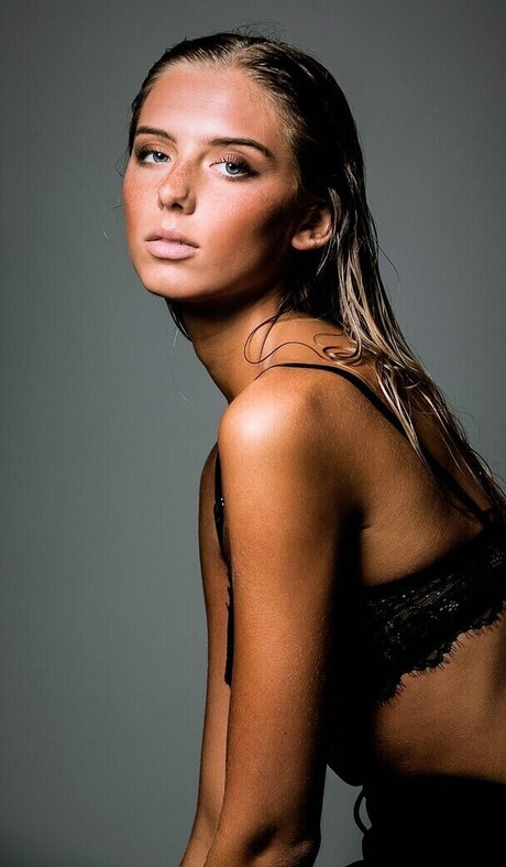 hairy vagina onlyfans beautiful naked image