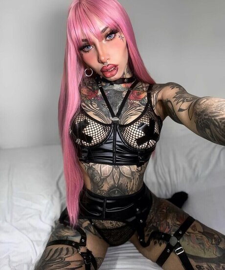 Divinajuventu naked star photo