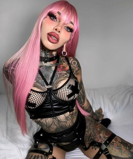 Divinajuventu sexy star picture