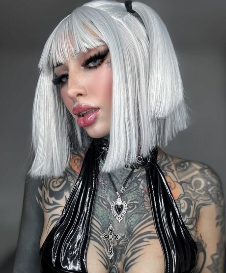 Divinajuventu star erotic picture