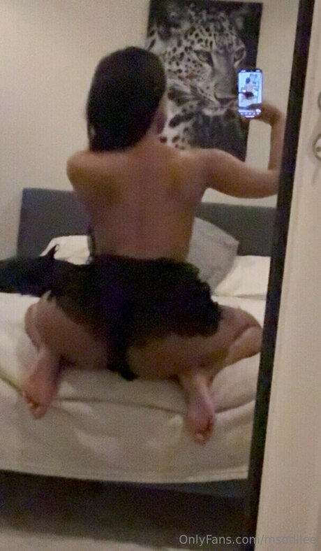 msodile_ model adult images