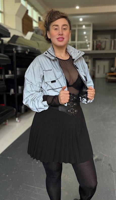 Melike Bulu pretty actress pic