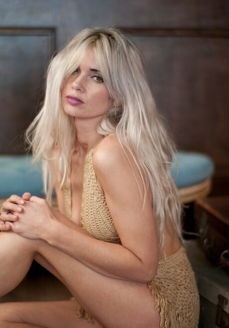 Louisa Marie hd star pics