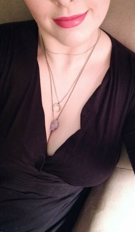 FaeFox sexy pornstar pics