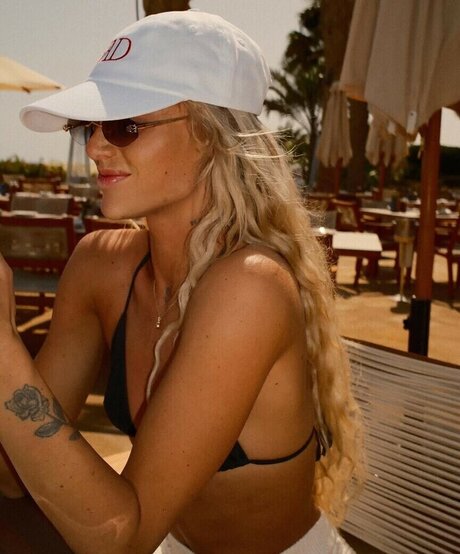 blowjob milf onlyfans sexy photo