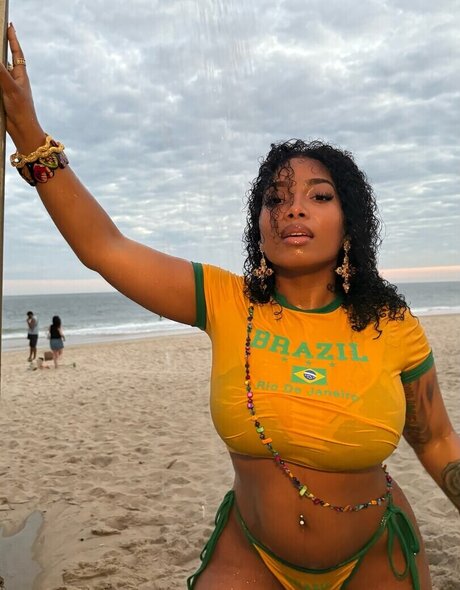 kortynie pornographic star pic