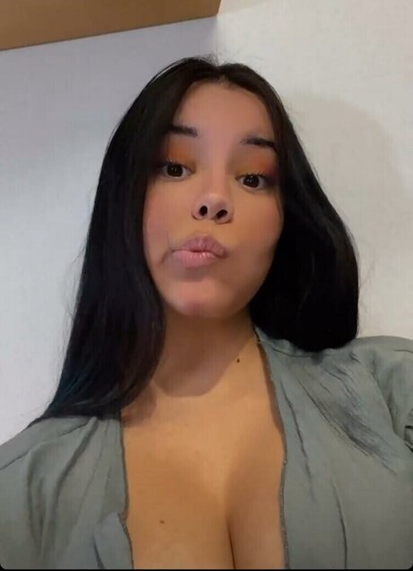 Zeneia s ASMR high quality model pics