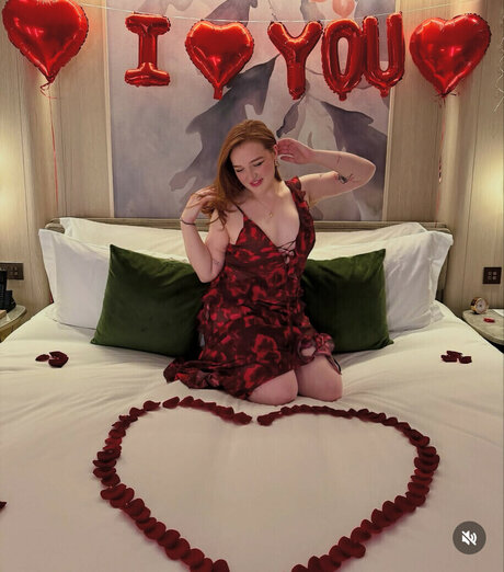 Eleanor Neale pornstar free galleries