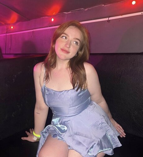 Eleanor Neale naked pornstar gallery