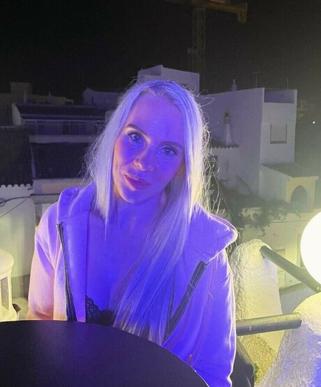 Donna Shepherd exclusive model photos