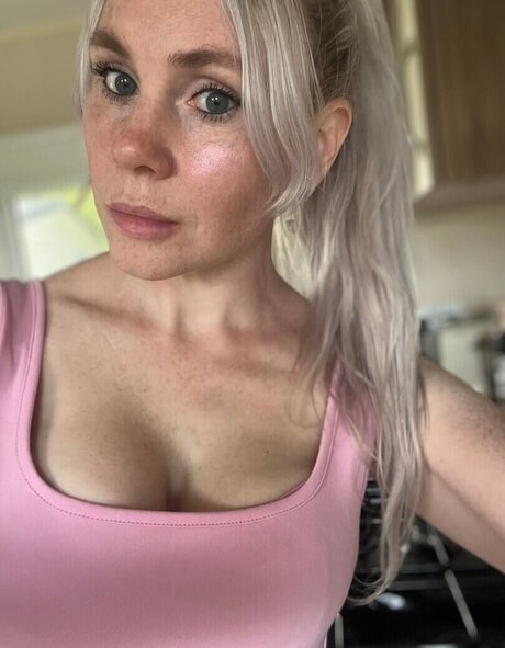 Donna Shepherd nude model images