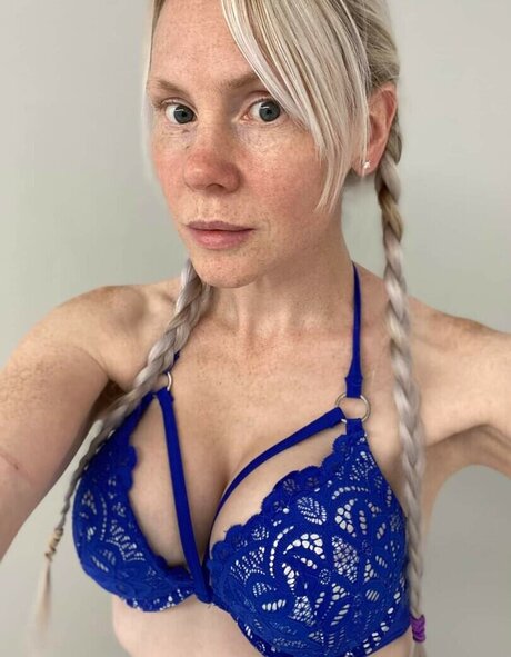 Donna Shepherd star art pics