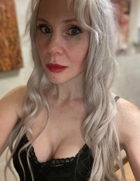 Donna Shepherd model beautiful photos