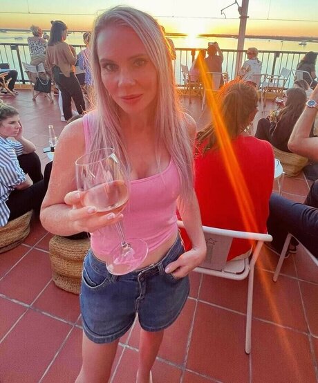 Donna Shepherd model nude pics