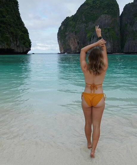 chicks with dicks onlyfans hot sexy image