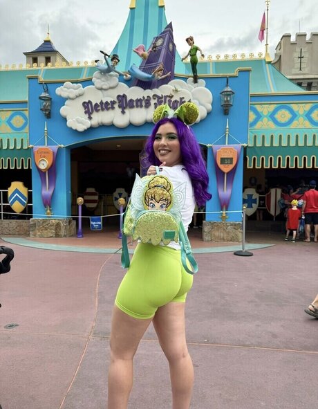 Mary Liven exclusive star photos