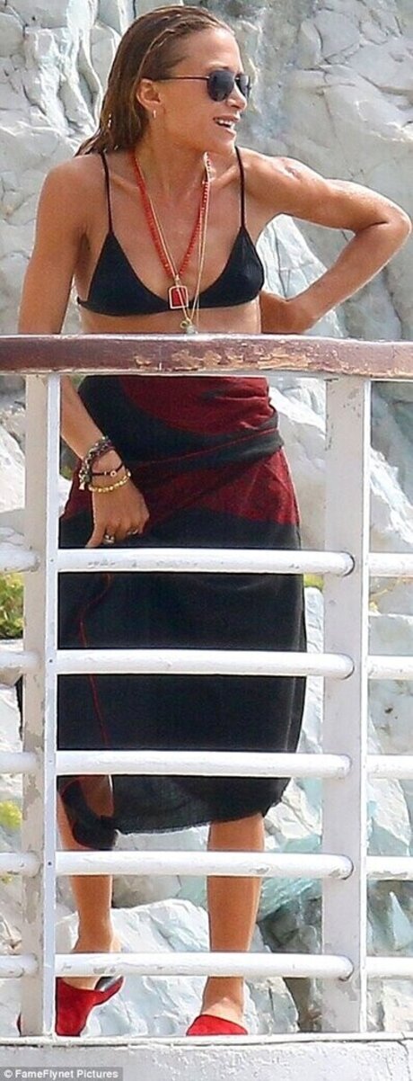 skinny milf onlyfans free sexy pictures