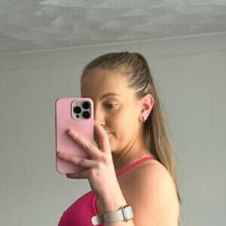 Stanway fitness top actress pic