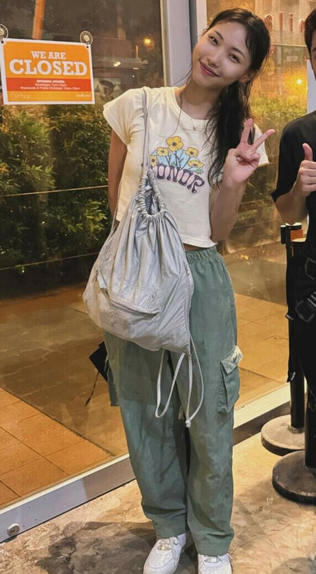 jennypetersonnn model pornographic pic