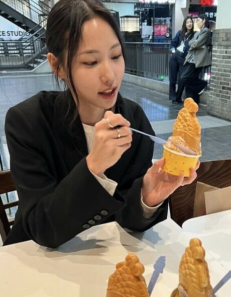 jennypetersonnn pornographic model image