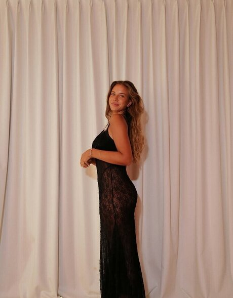 Pia Volckmann porn star img