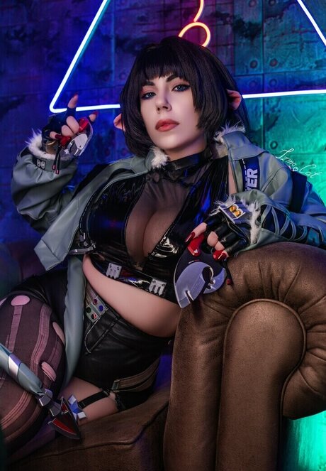 Izmacat star adult photo