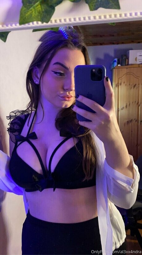 Al3xxandra erotic actress photo