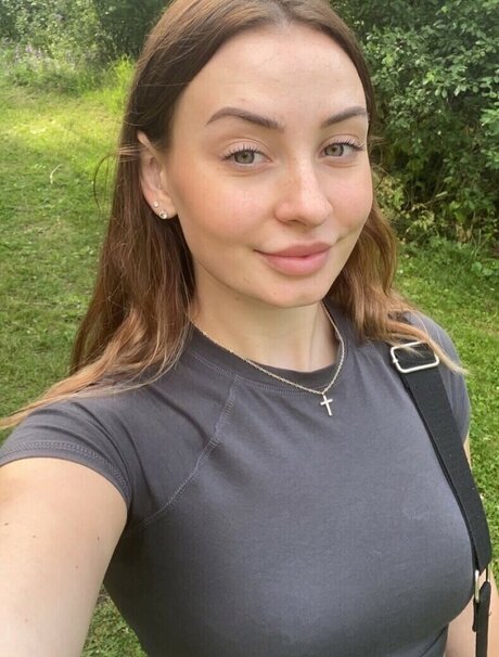 Al3xxandra model pornographic archive